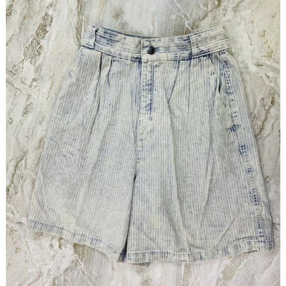 Vintage Size 7 1980s High Waisted Acid Washed Denim Pleat Beach Mom Bag Shorts